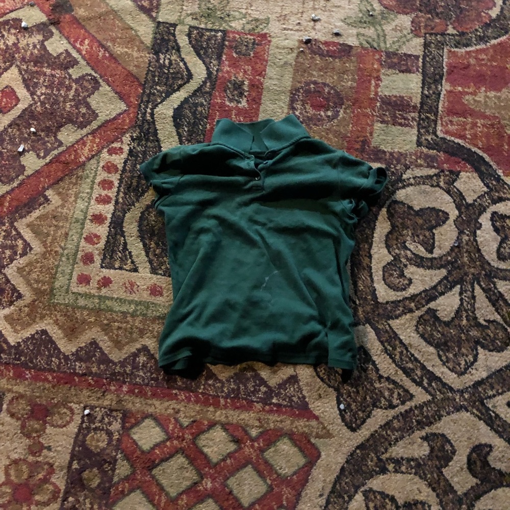 a forest green short sleeve t-shirt